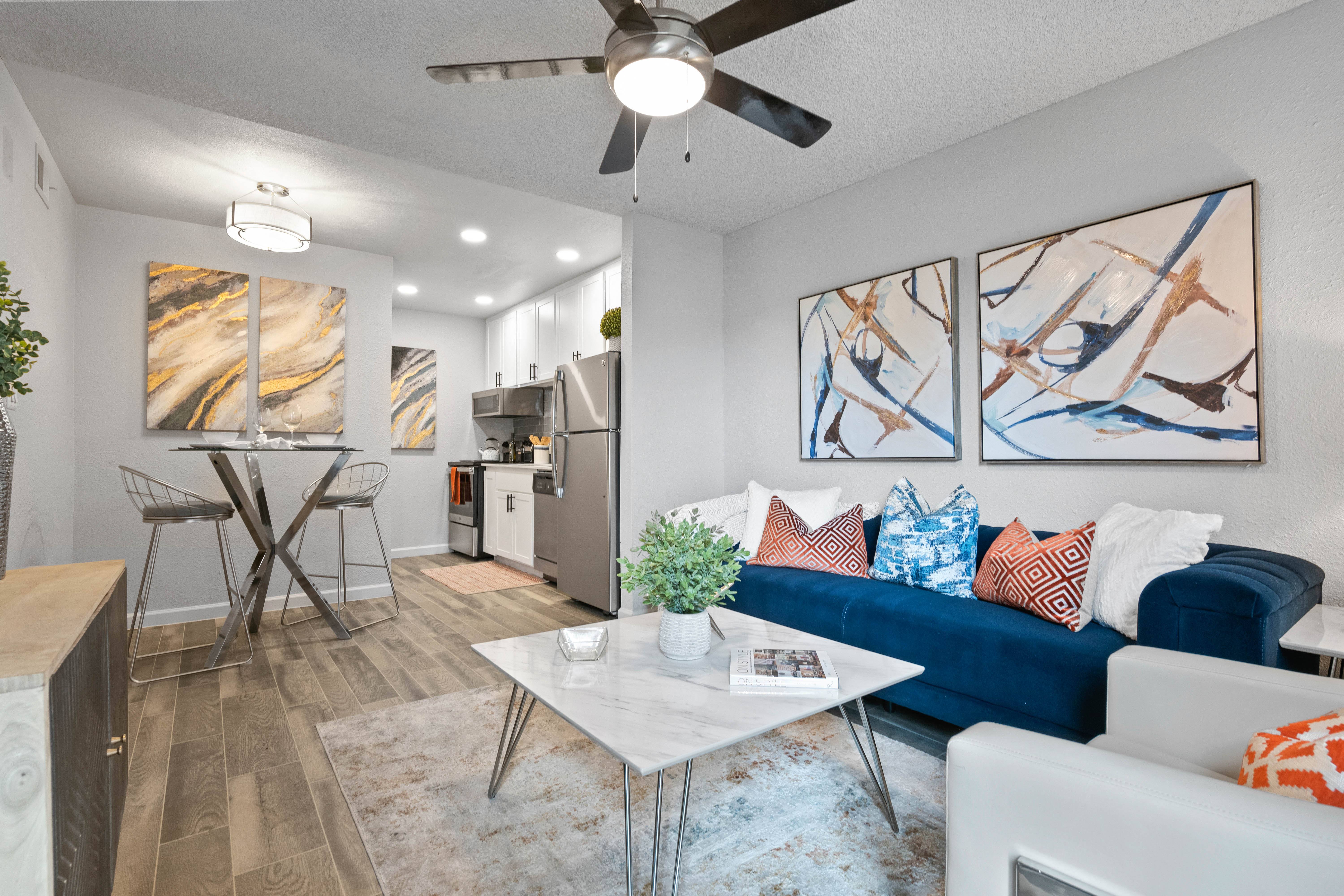 Delano Apartments photo 2